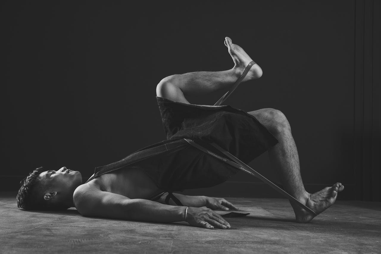 Elastic material stretching and returning to its original shape, illustrating temporary stretch versus permanent change